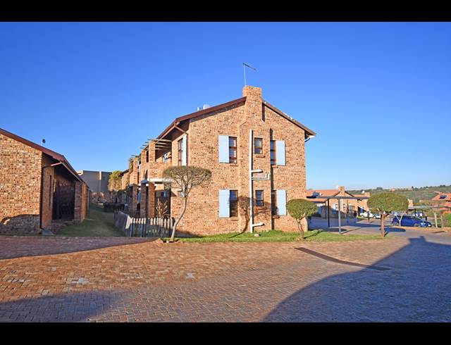 2 BEDROOM APARTMENT FOR SALE IN NORTH RIDING AH